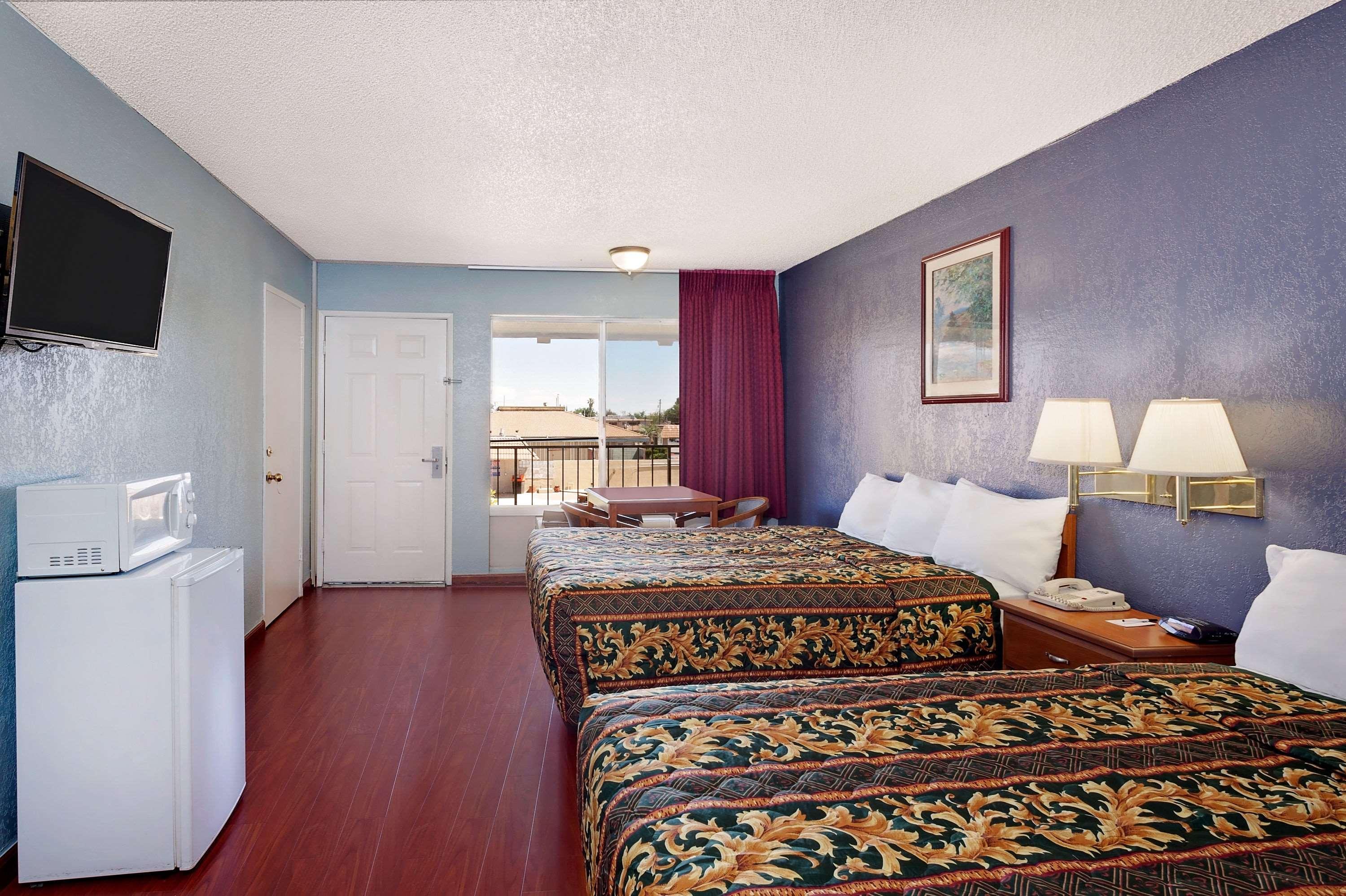 Knights Inn Palmdale Bagian luar foto