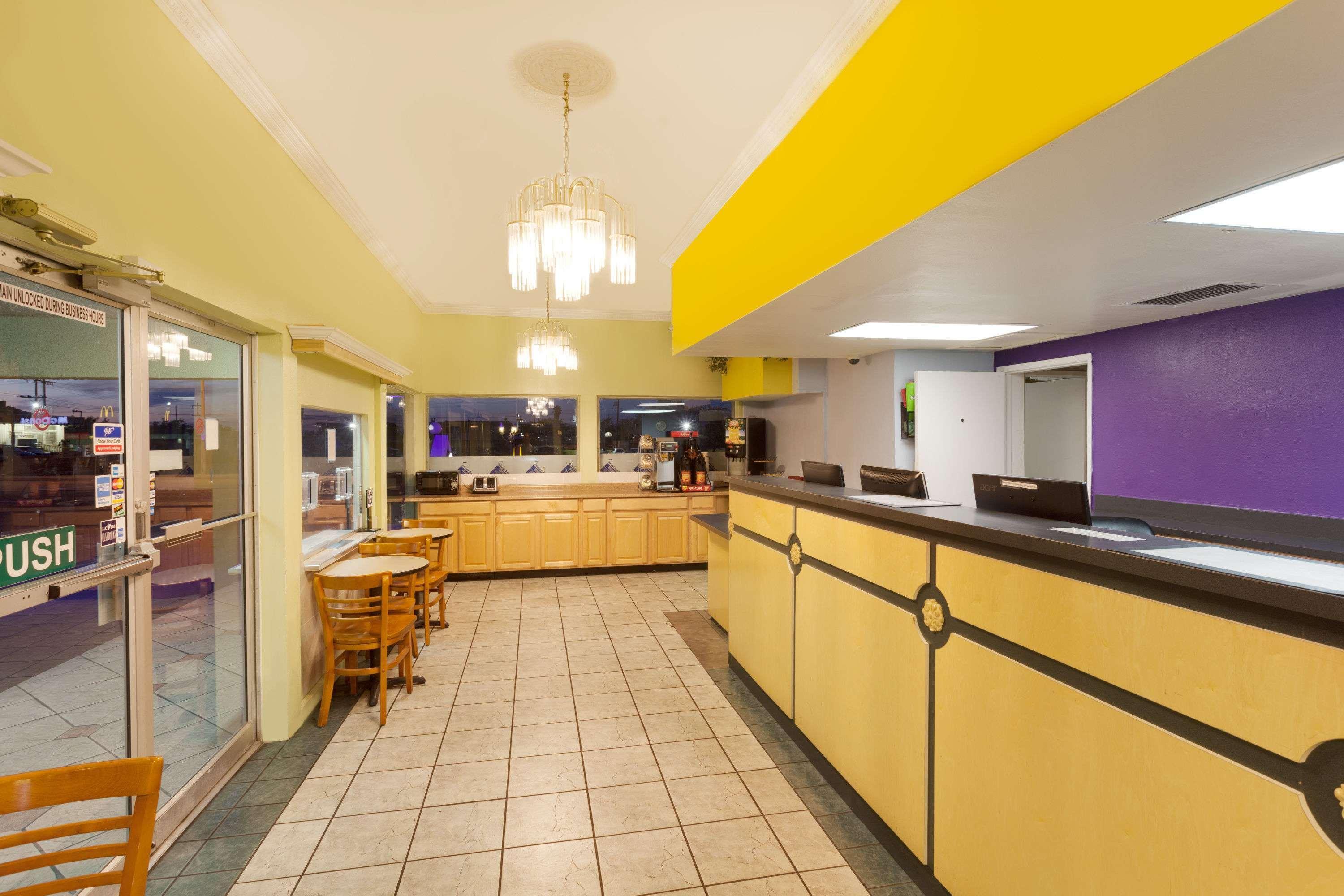 Knights Inn Palmdale Bagian luar foto