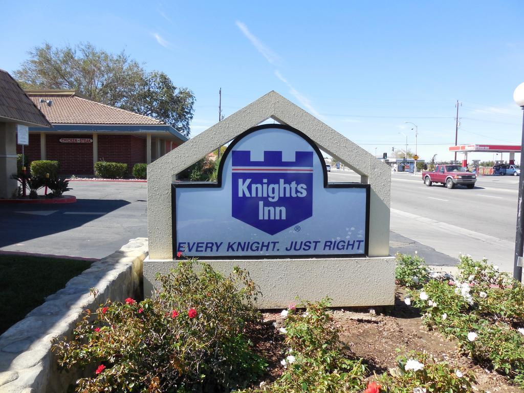 Knights Inn Palmdale Bagian luar foto