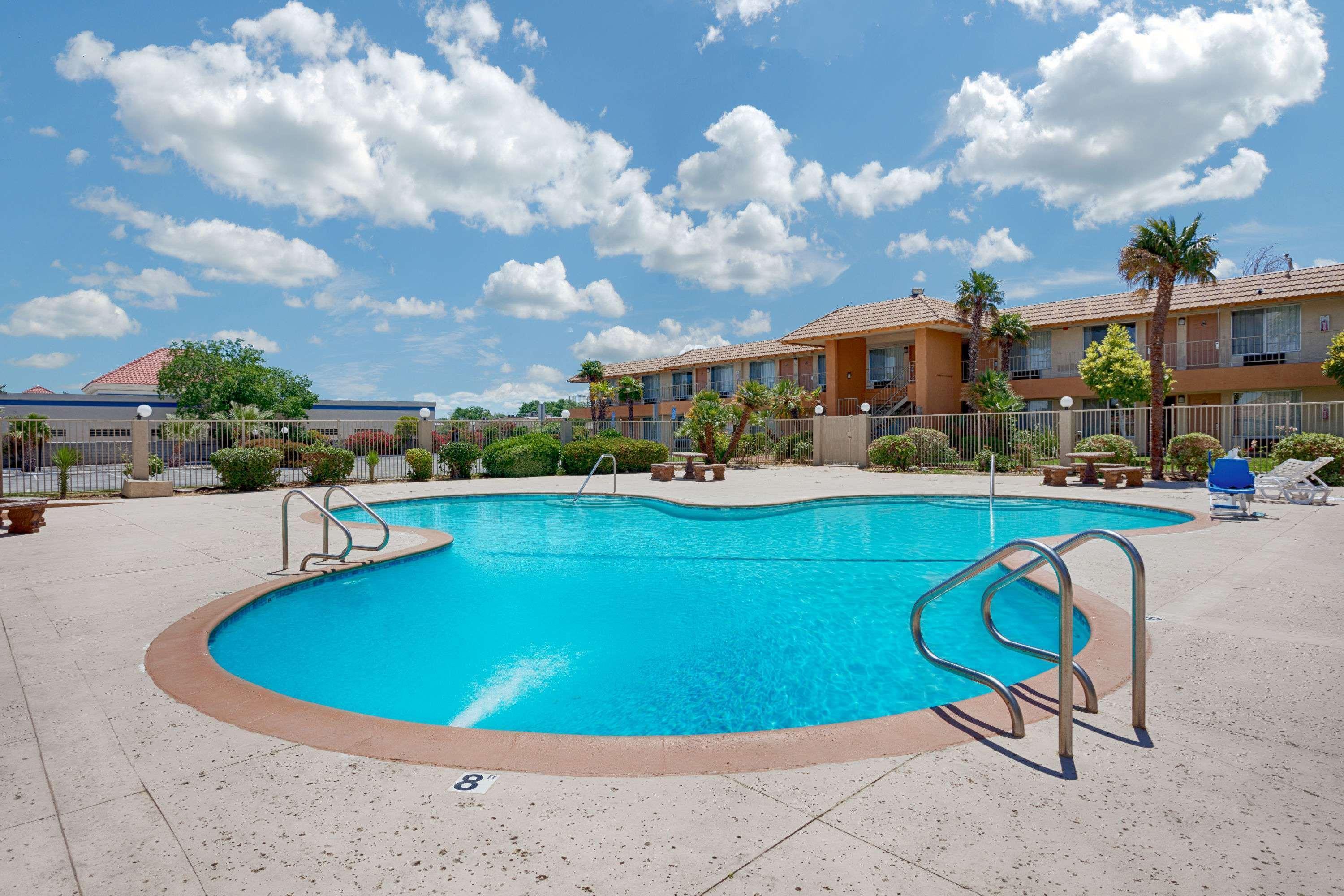 Knights Inn Palmdale Bagian luar foto