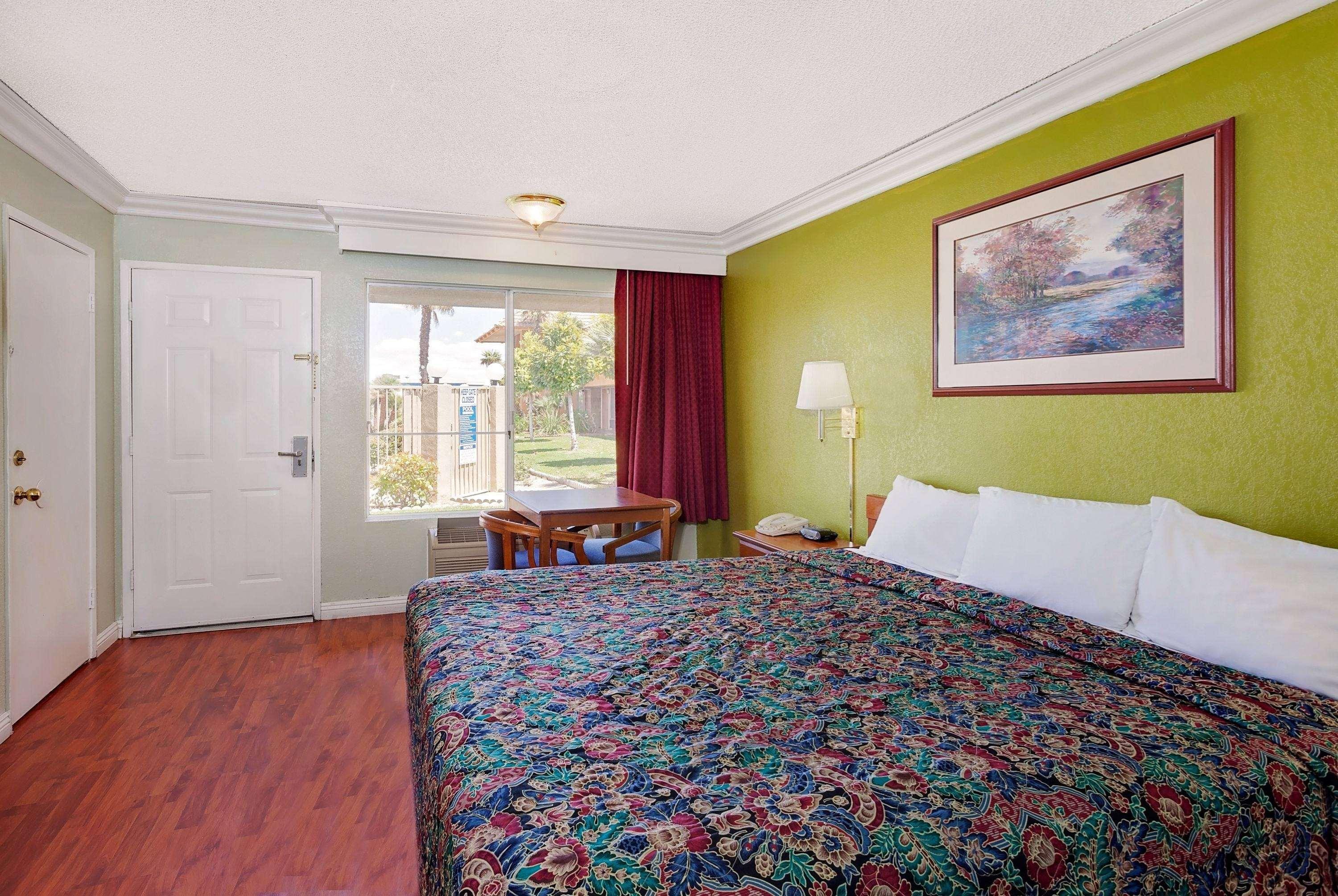 Knights Inn Palmdale Bagian luar foto