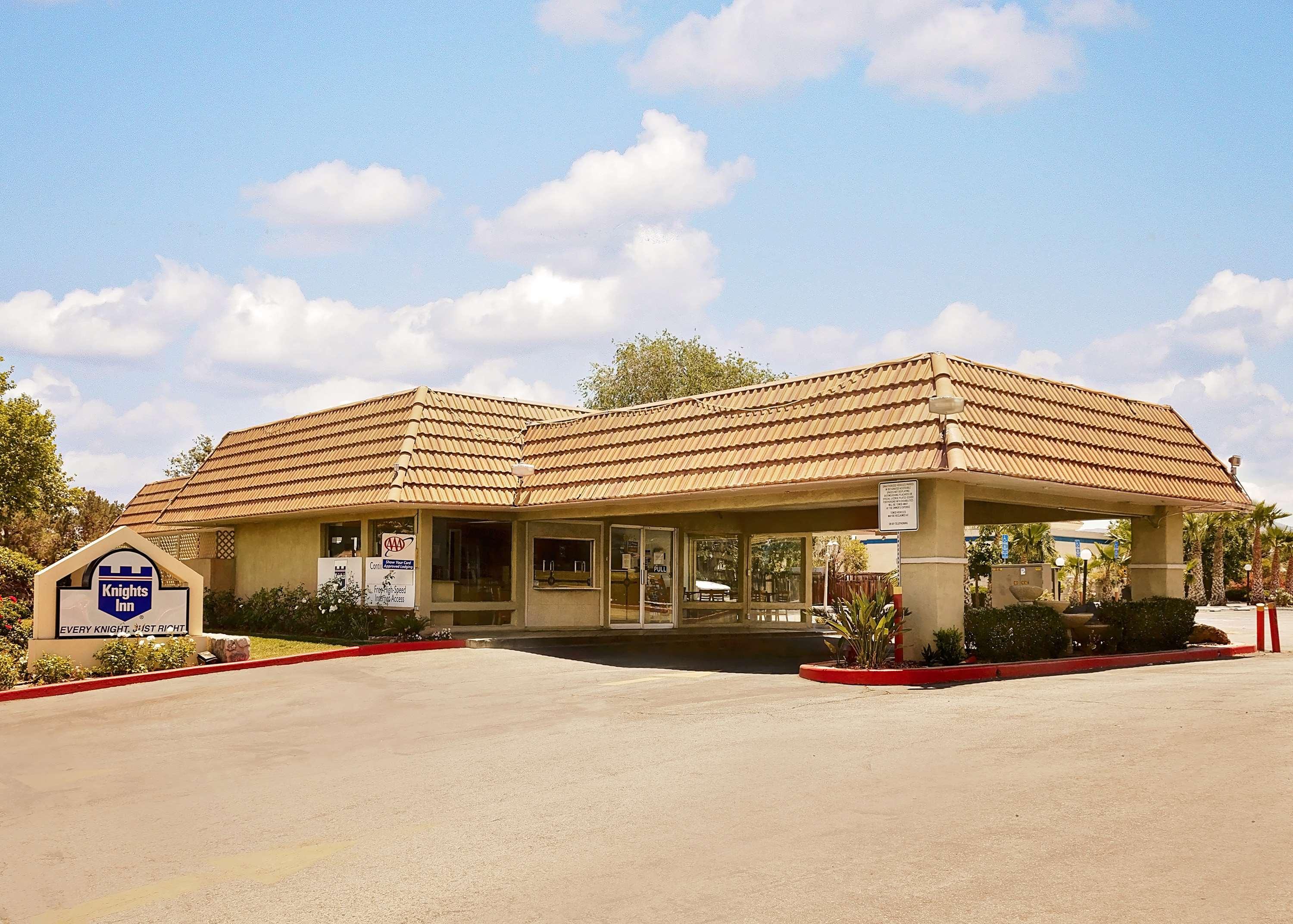Knights Inn Palmdale Bagian luar foto