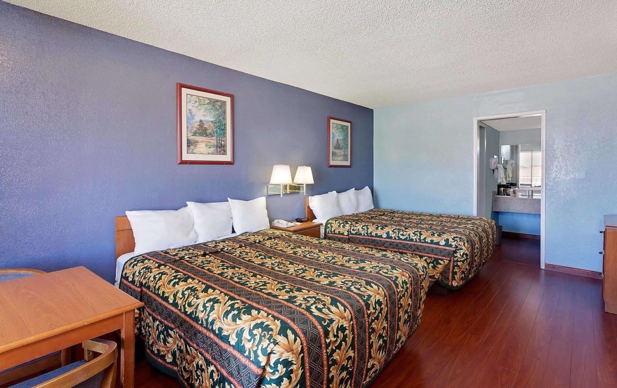 Knights Inn Palmdale Bagian luar foto