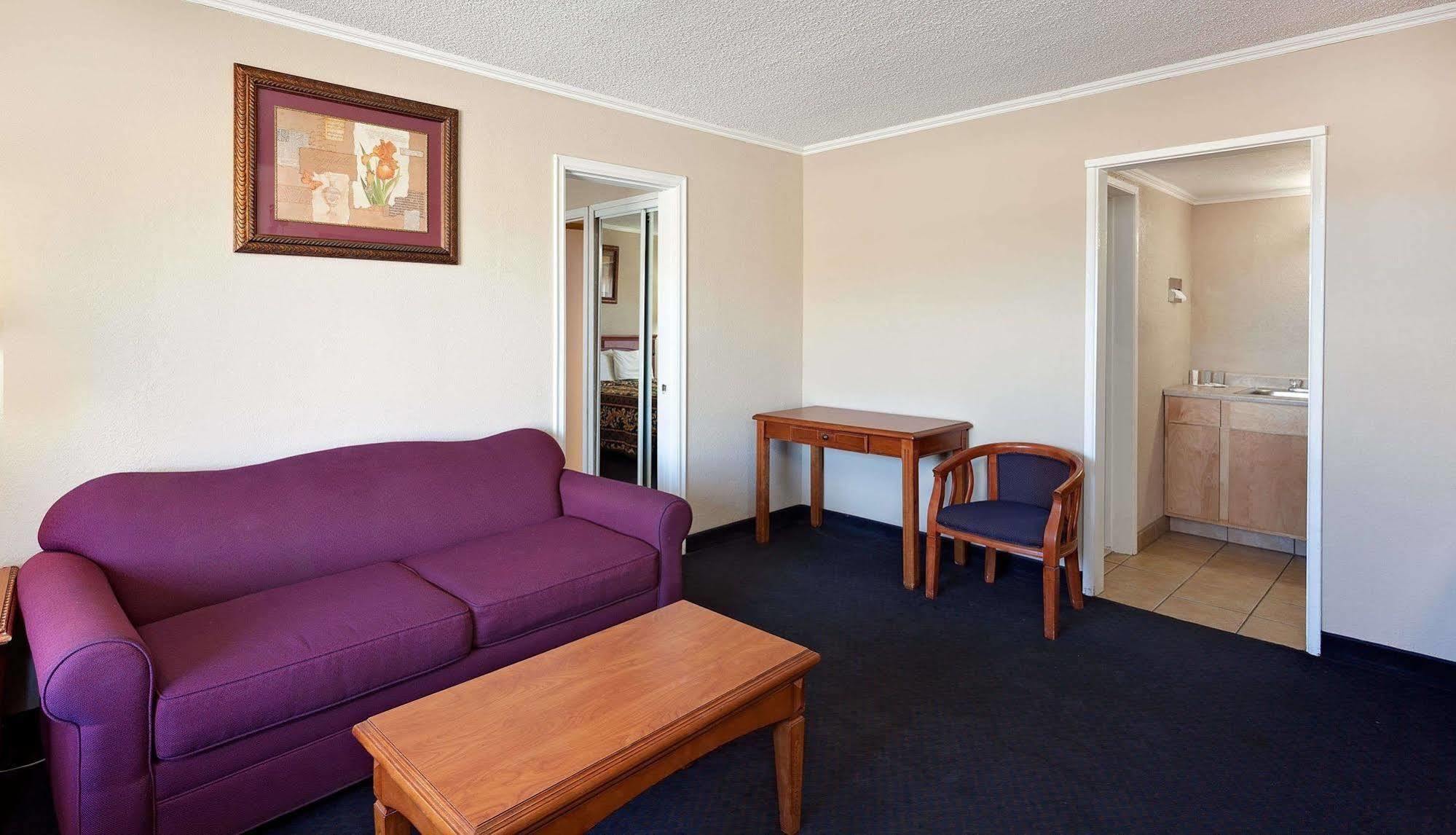 Knights Inn Palmdale Bagian luar foto
