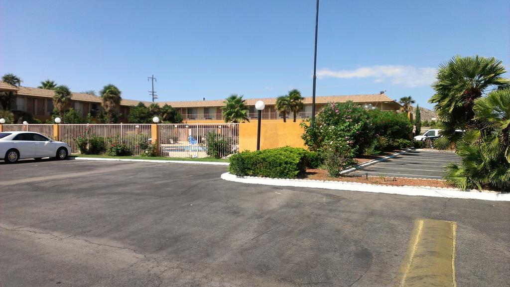 Knights Inn Palmdale Bagian luar foto